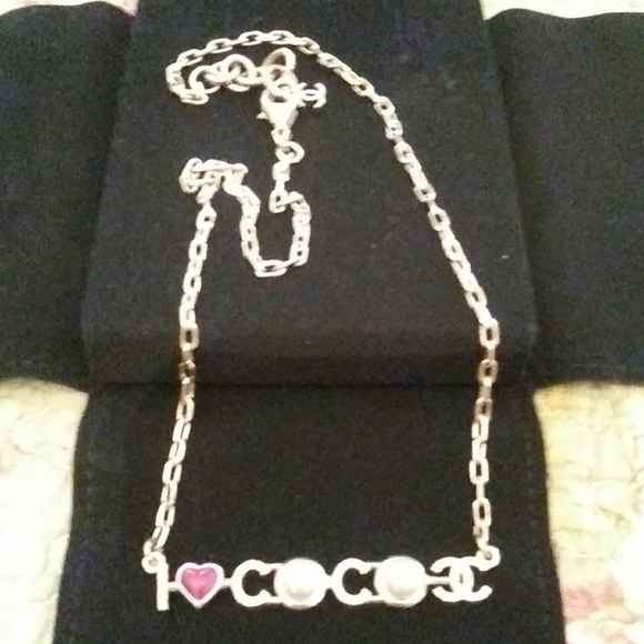 Authentic 2017 Chanel Necklace - Picture 5 of 11